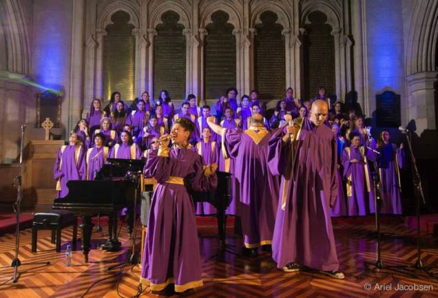 Victoria Ponisio and Renzo Favaro sing their hearts out with the Coro Gospel Joy at the Gospel Festival in Buenos Aires, on April 5, 2014.